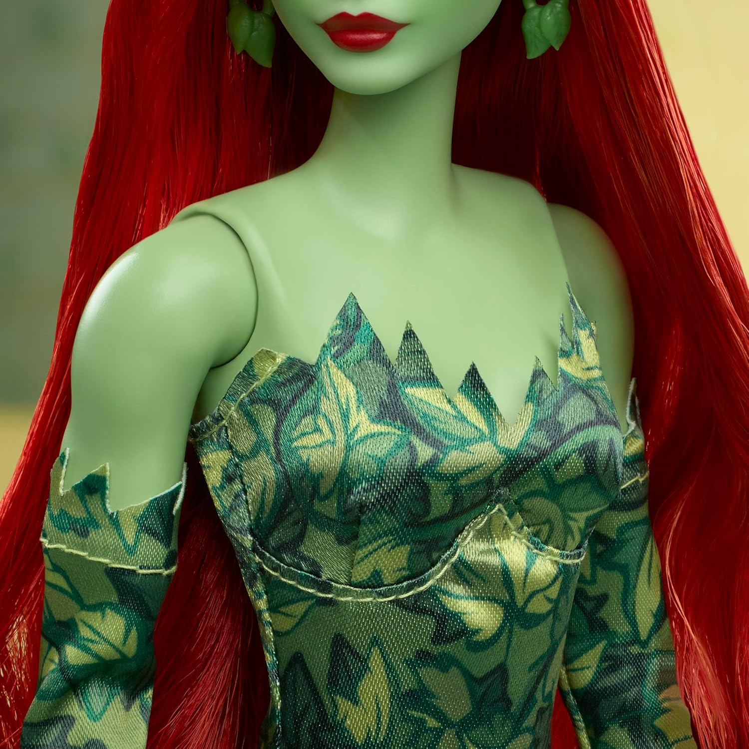 Mattel Barbie Signature DC: Batman 85 let - Poison Ivy Doll (HRM51)