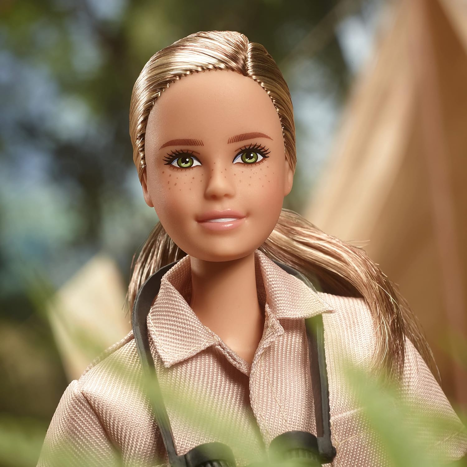 Mattel Barbie - Dr. Jane Goodall, etolog a ochránce přírody (HCB82)